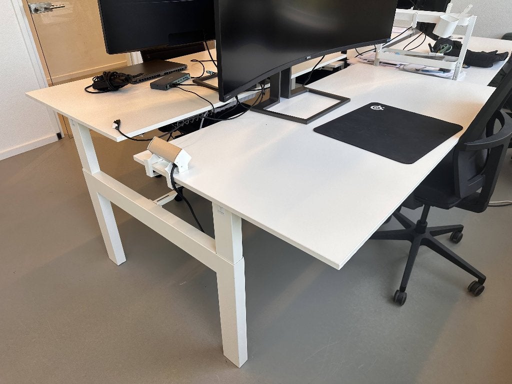 Vepa handmatig verstelbare bureaus + 4 bureaustoelen, Werkplek, Ophalen, Gebruikt, Bureau