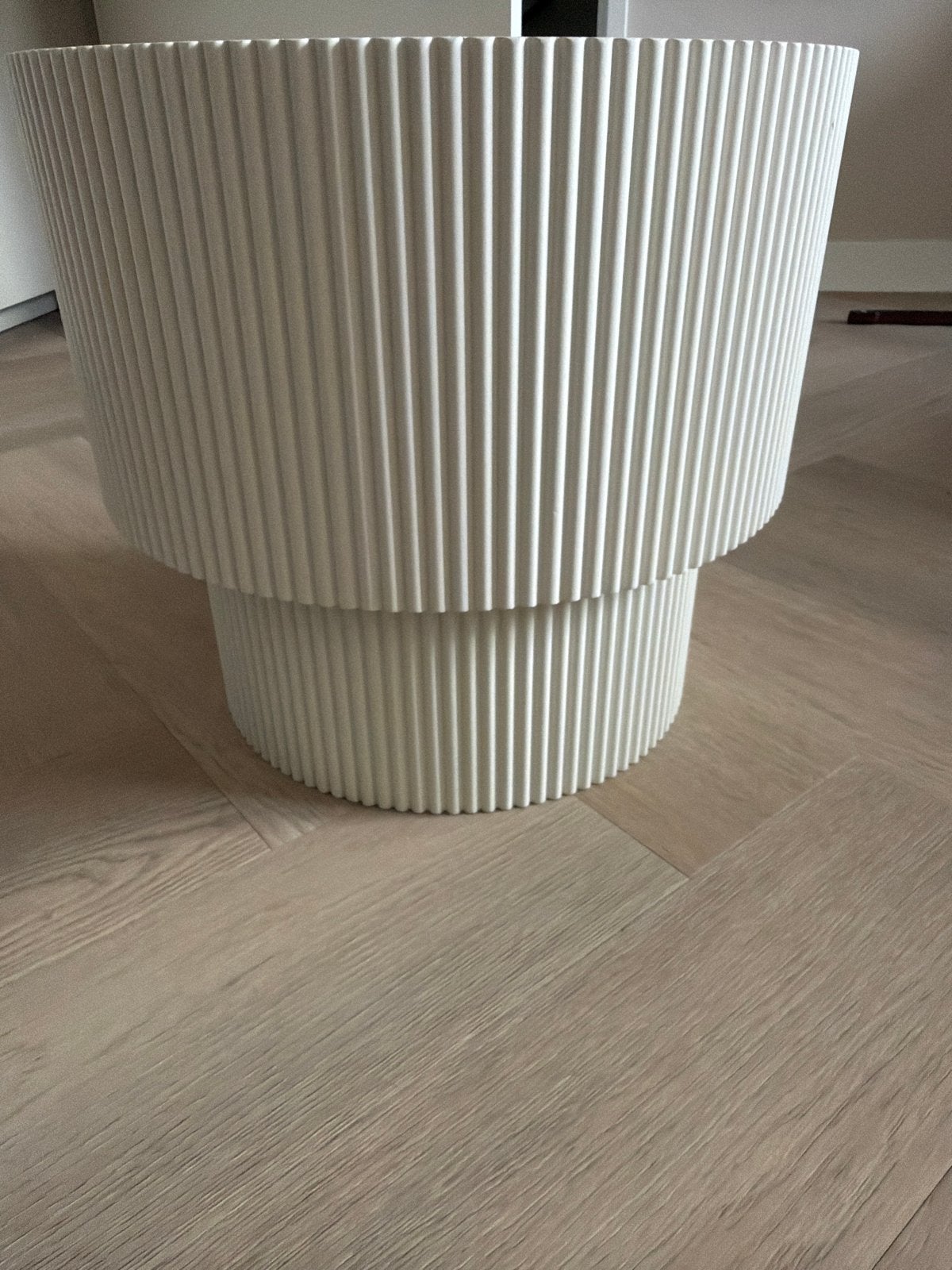 Stijlvol geribbeld salontafeltje, Ophalen, Rond, Zo goed als nieuw, 5 – 50