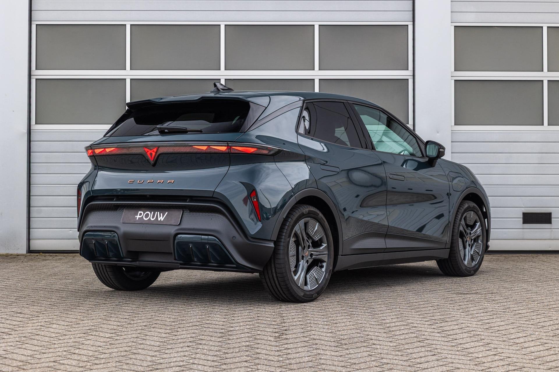 CUPRA Raval Business First Edition 211pk 56 kWh | Velgen 18', Auto's, 12 maanden, Overige modellen, Blauw, 56 kWh