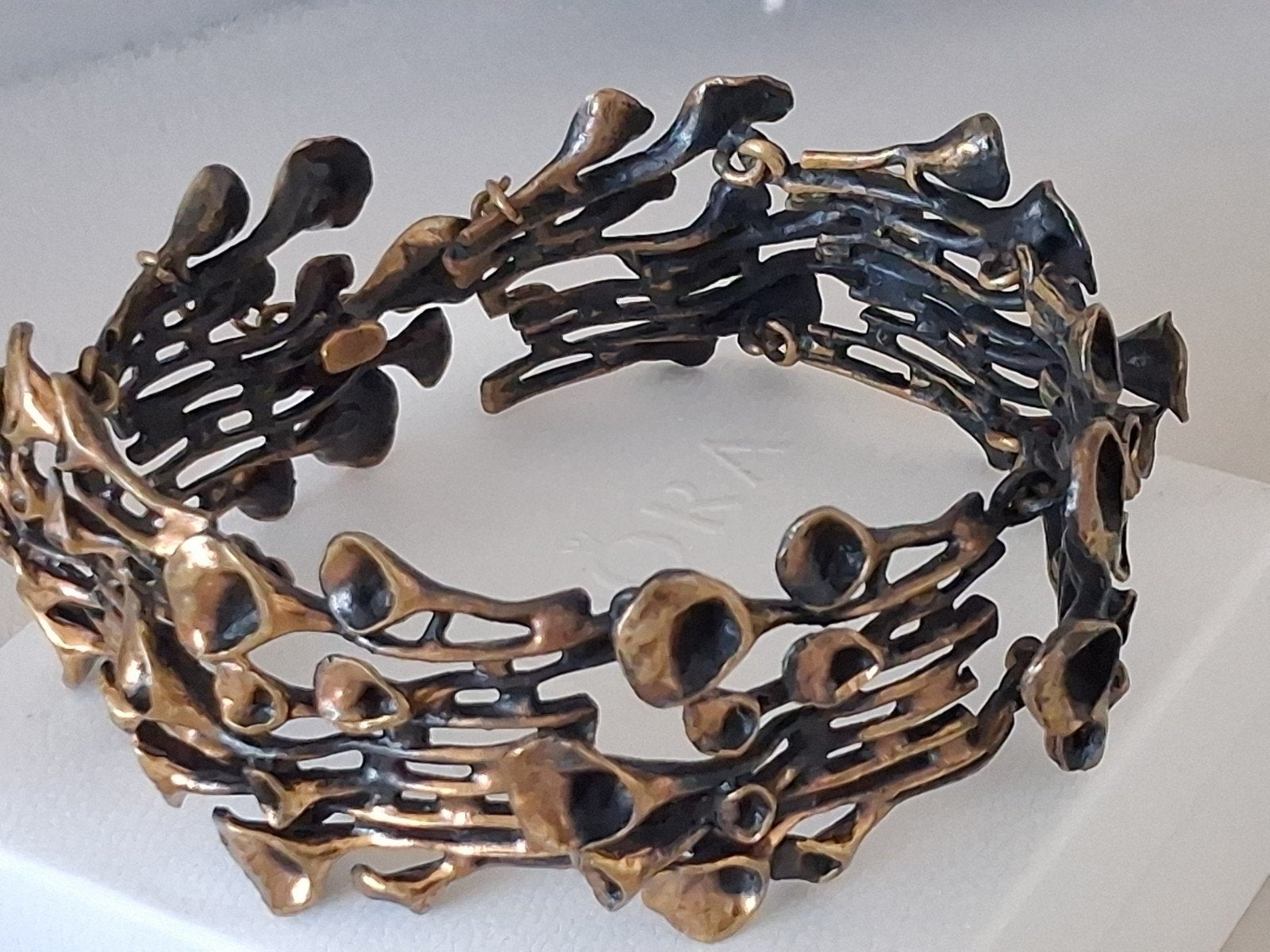 Hannu Ikonen Fins Brons Reindeer armbsnd uit 1970, Ophalen of Verzenden, Armband