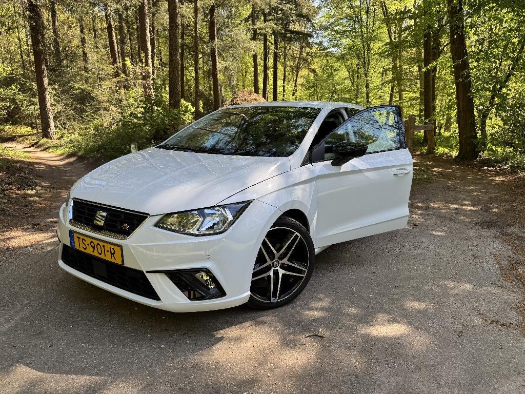 Dikke Seat Ibiza FR 2018/18 inch metallic velgen/SUPER bak!, Voorwielaandrijving, 40 €/maand, Leder en Stof, Origineel Nederlands