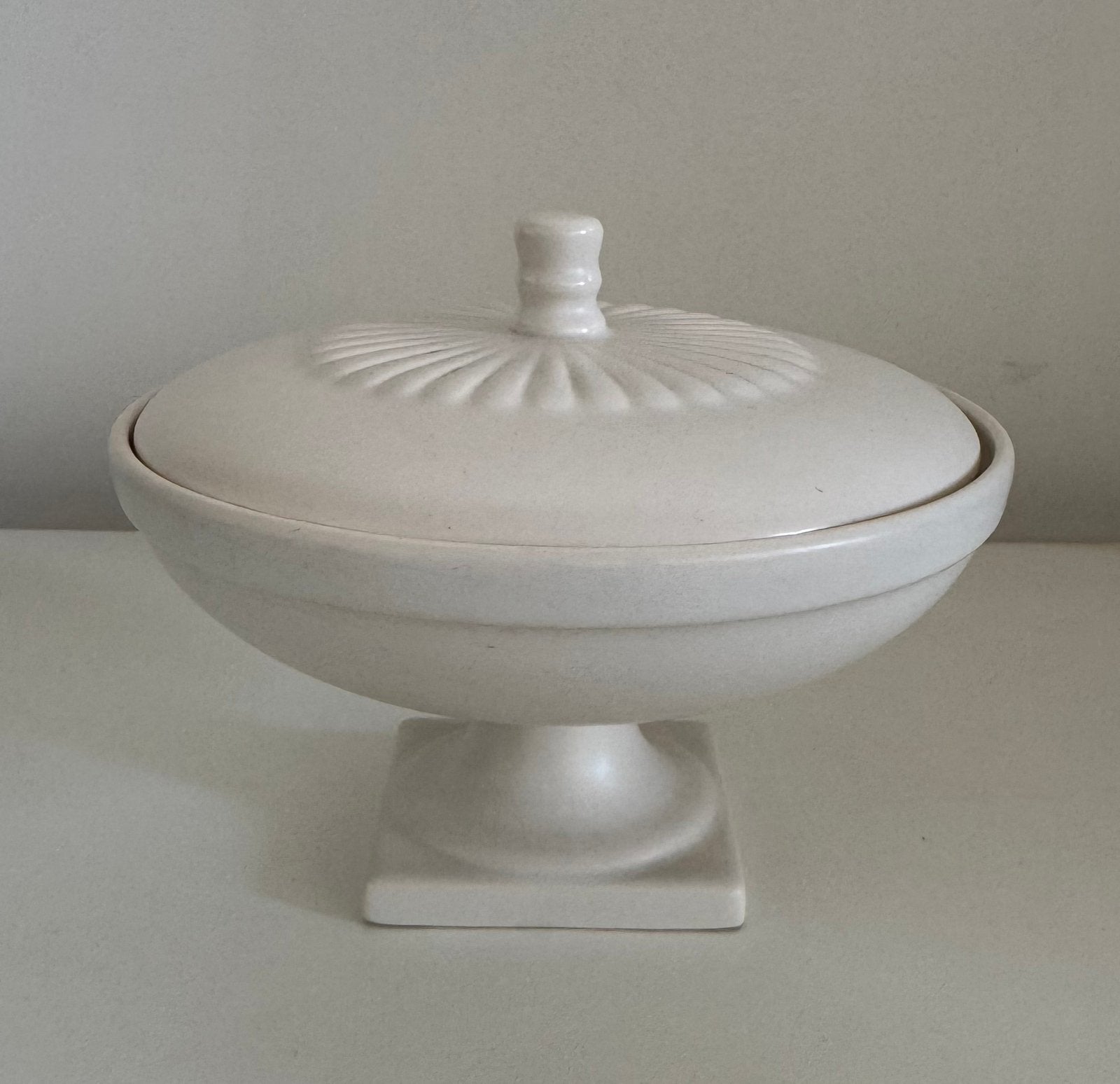 Vintage Flora Gouda bonbonnière met deksel matwit Model 2009, Ophalen of Verzenden