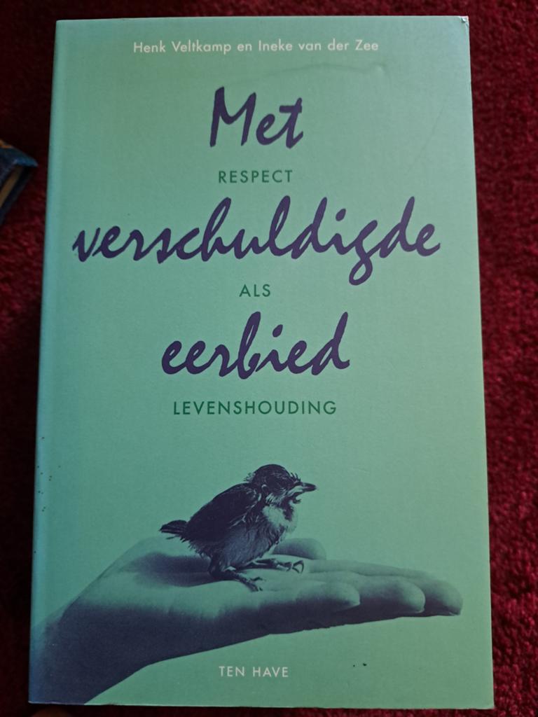 H. Veltkamp - Met verschuldigde eerbied, Ophalen of Verzenden, Zo goed als nieuw, H. Veltkamp