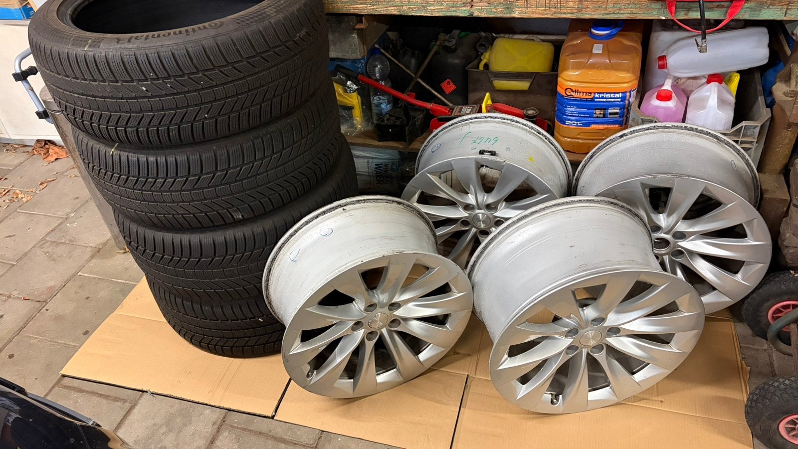 Originele lichtmetalen Tesla “Slipstream” winterset, Ophalen, Gebruikt, 255 mm, Banden en Velgen