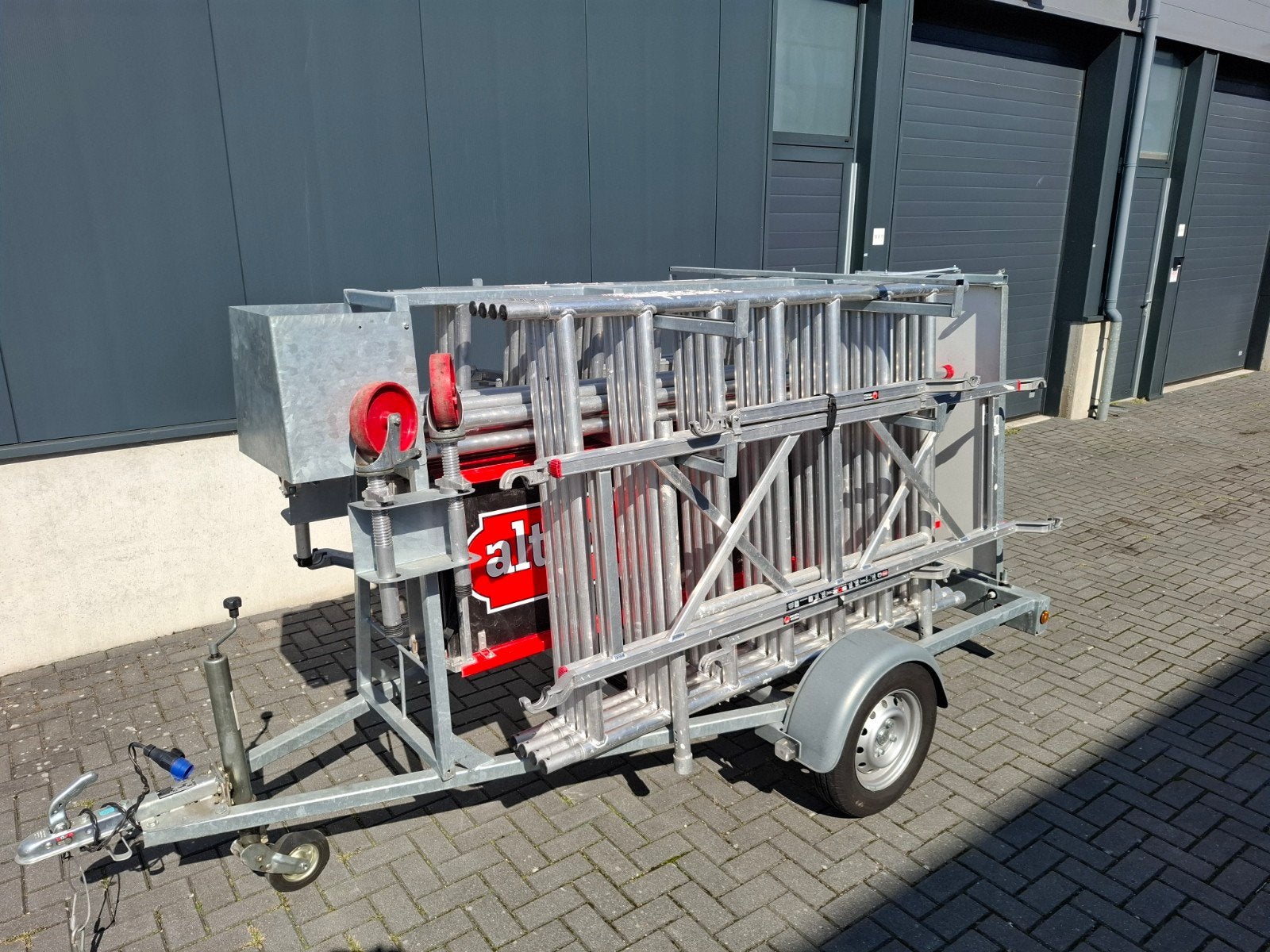 Altrex RS4 Rolsteiger Incl. Afsluitbare Steigeraanhanger, Ophalen, Gebruikt, Rolsteiger of Kamersteiger, 5 meter of hoger