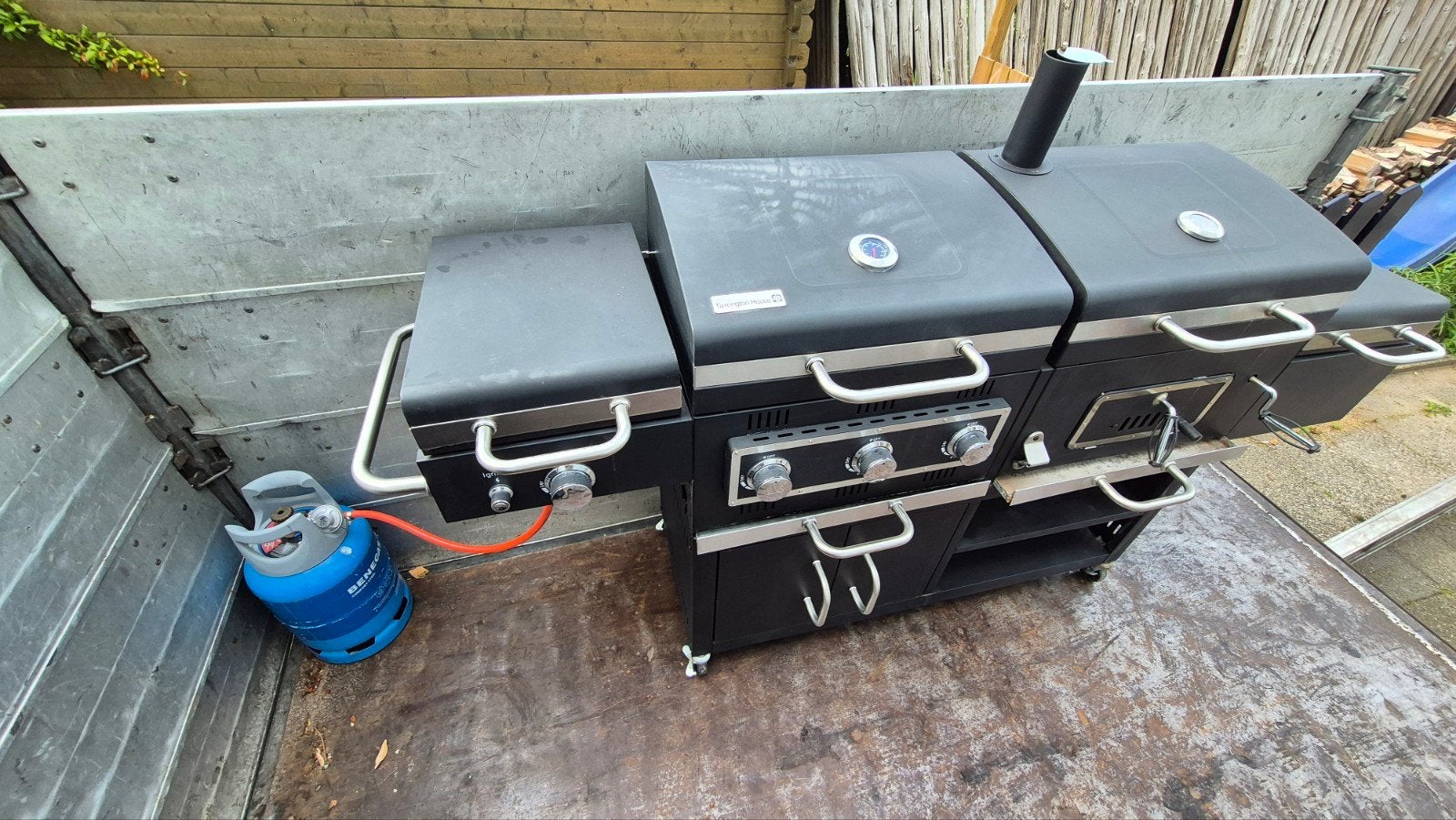 Complete buitenkeuken met gasbarbecue en rookoven, Ophalen, Gebruikt, Onbekend