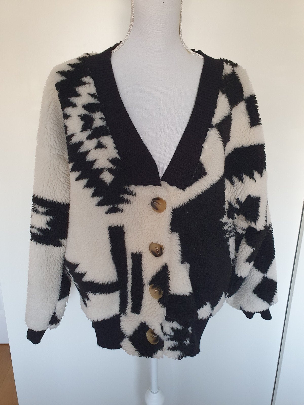 Tiamiami zwart met wit dik vest maat L-XL., Kleding | Dames, Zwart, Maat 46/48 (XL) of groter, Ophalen of Verzenden, Zo goed als nieuw