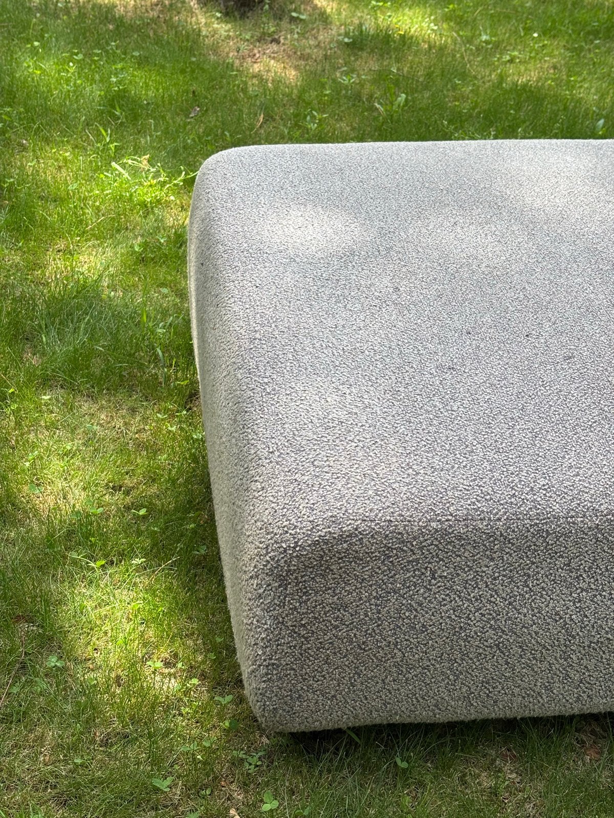 Moroso Lowland Hocker - Taupe - 140x104x40 cm, Huis en Inrichting, Banken | Voetenbanken en Poefen, Ophalen, Gebruikt, 125 cm of meer