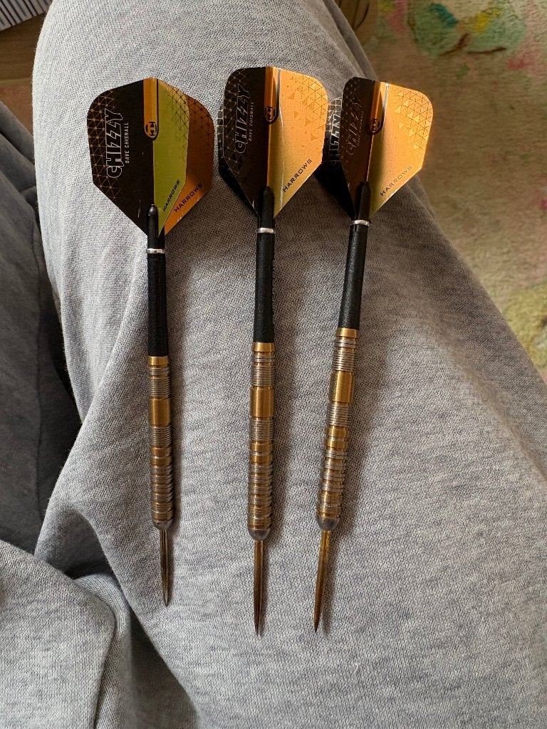 Chisnall dartpijlen 24 gram, Sport en Fitness, Darts, Ophalen of Verzenden, Zo goed als nieuw, Pijlen