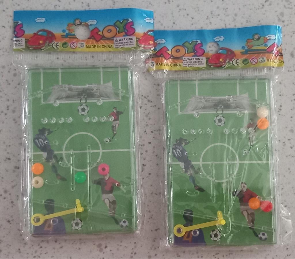 Voetbal spelletje traktatie nieuw (28 stuks), Ophalen of Verzenden, Nieuw, Feestartikel, Verjaardag