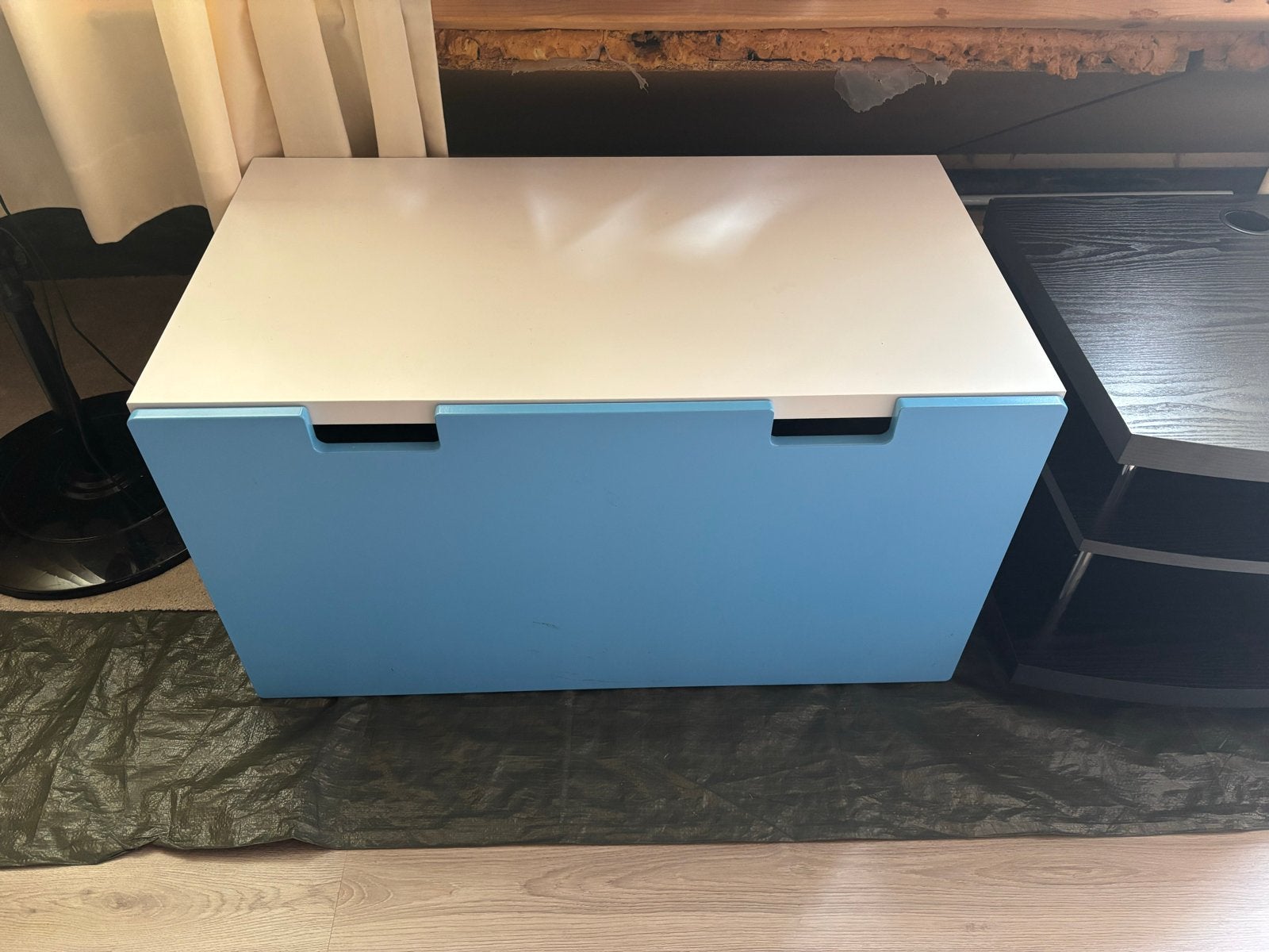 IKEA Stuva lade kast en 2x bureau in goede staat, Kinderen en Baby's, Kinderkamer | Commodes en Kasten, Kast, 50 tot 70 cm, 75 tot 100 cm