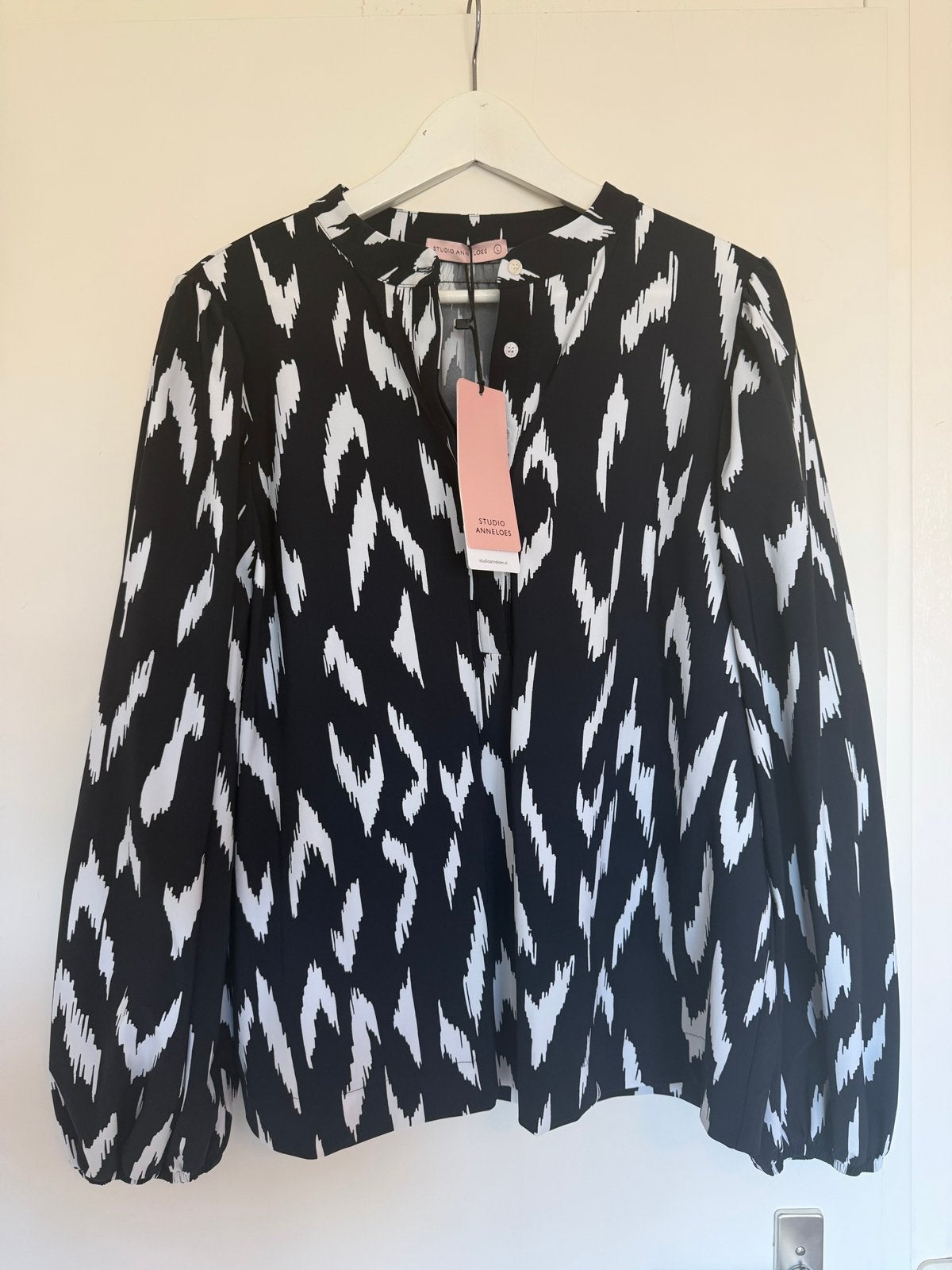 Nieuw! Studio Anneloes Tully Sketch Blouse L, Ophalen of Verzenden, Nieuw, Maat 42/44 (L), Zwart