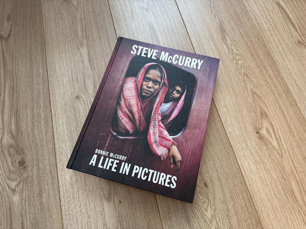 Steve McCurry - A Life in Pictures (Hardcover), Fotografie algemeen, Ophalen of Verzenden, Zo goed als nieuw, Steve Mccurry