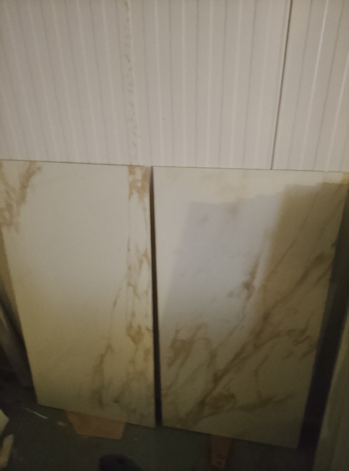 gratis 2 badkamer tegels 60x120, Doe-het-zelf en Verbouw, Ophalen, 60 cm of meer, Nieuw, Minder dan 5 m²