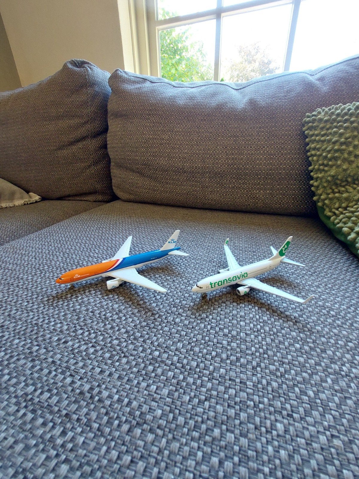 KLM en transavia vliegtuigen, Overige merken, 1:200 of kleiner, Ophalen of Verzenden, Zo goed als nieuw