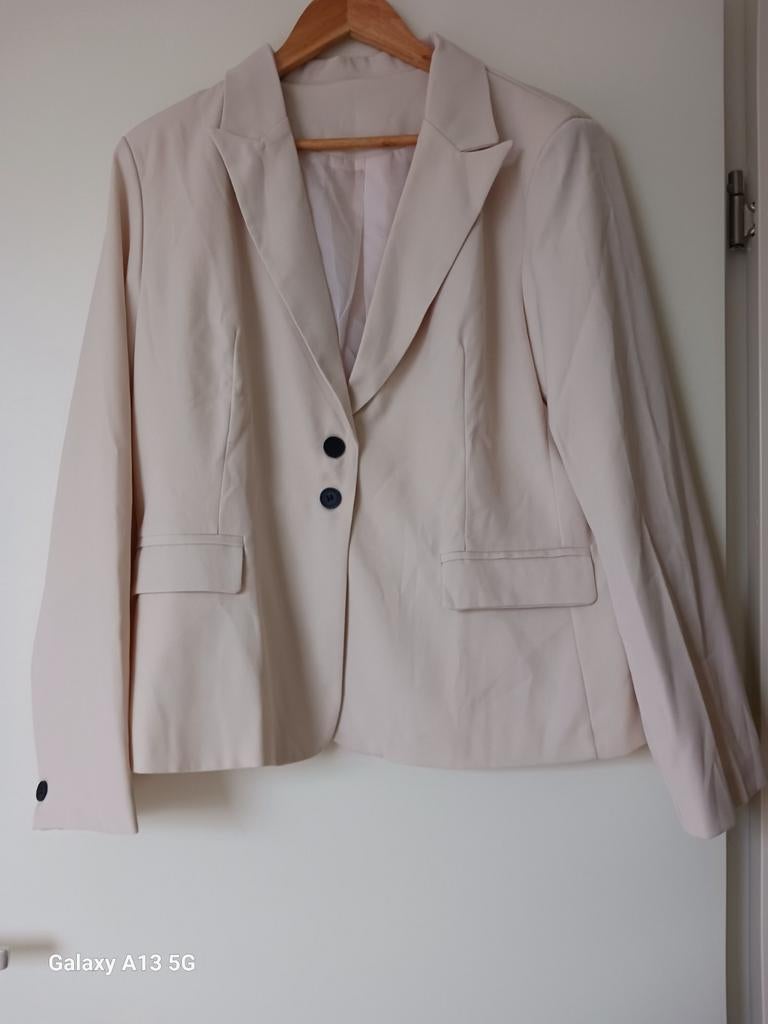 Colbertje,   nieuw, kleur beige, Verzenden, Beige, Maat 46/48 (XL) of groter, Nieuw