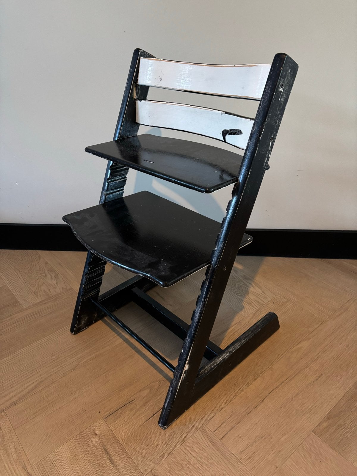 Stokke Tripp Trapp meegroeistoel - Zwart met beugel, Kinderen en Baby's, Kinderstoelen, Ophalen of Verzenden, Gebruikt, Meegroeistoel