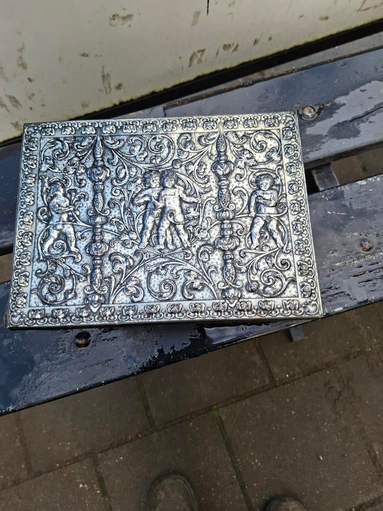 Uitgewerkte doos zilverkleurig 30/25cm, Ophalen of Verzenden