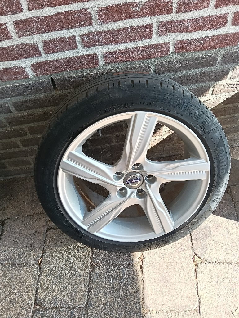 Volvo V 40 Velgen 5X108 Continental 215 / 45 / R17', Auto-onderdelen, Banden en Velgen, Ophalen, Velg(en), 17 inch, Personenwagen