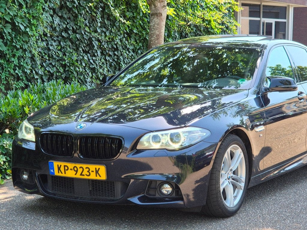 BMW 5-serie M Sport Edition High Executive Schuifdak Adaptie, Auto's, BMW, Automaat, Achterwielaandrijving, Gebruikt, 4 cilinders