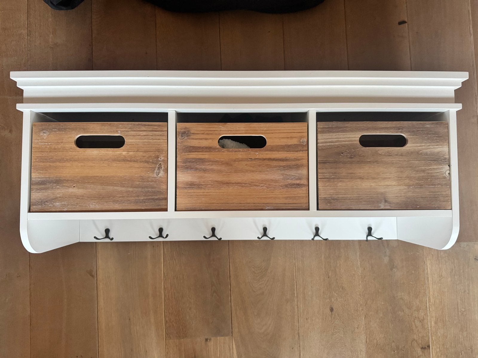 Witte wandkapstok met houten opbergbakken en haken, Gebruikt, Minder dan 100 cm, Hout, Ophalen