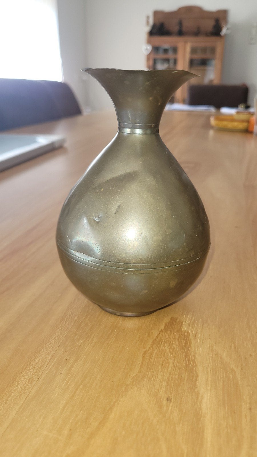 Vintage messing vaasje, gemerkt 'Jeka Tiel Holland', Antiek en Kunst, Ophalen of Verzenden