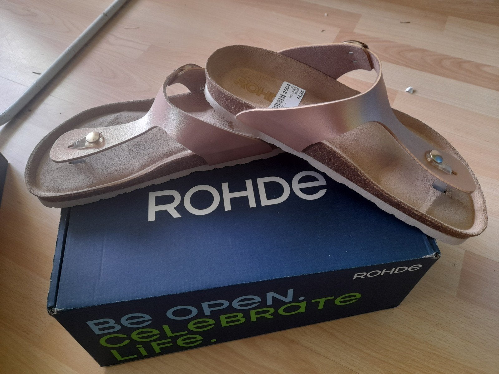 Nieuwe BIRKENSTOCK Rohde slippers champagnekleur  maat 40, Kleding | Dames, Schoenen, Slippers, Overige kleuren, Ophalen of Verzenden