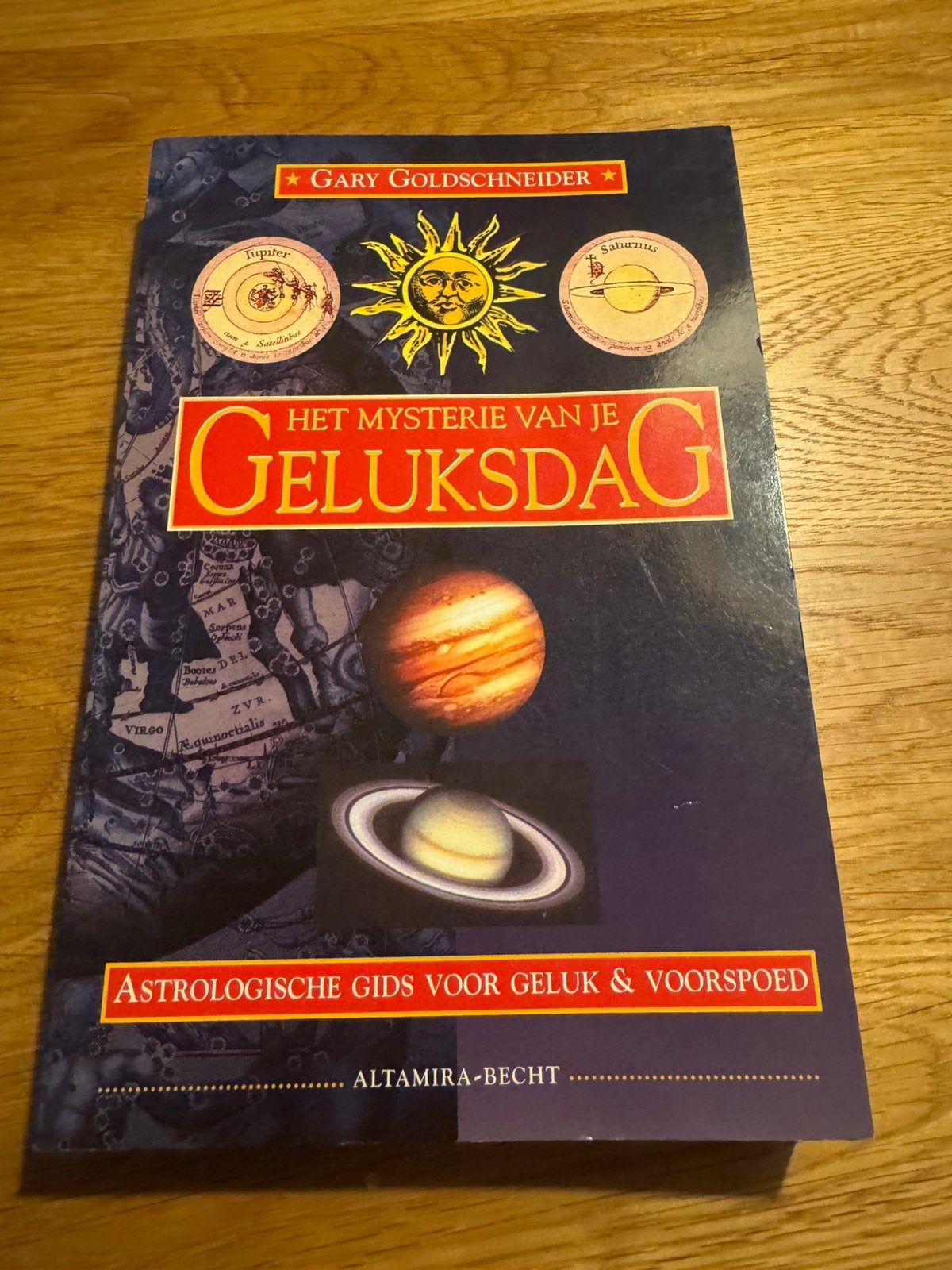 Het mysterie van je Geluksdag, Boeken, Esoterie en Spiritualiteit, Ophalen of Verzenden, Zo goed als nieuw, Astrologie, Instructieboek