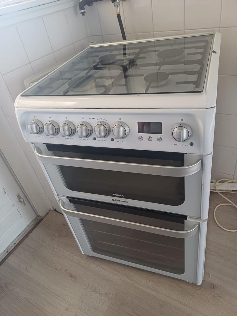Hotpoint Ultima gasfornuis met dubbele oven, Ophalen, 60 cm of meer, 4 kookzones, Zo goed als nieuw