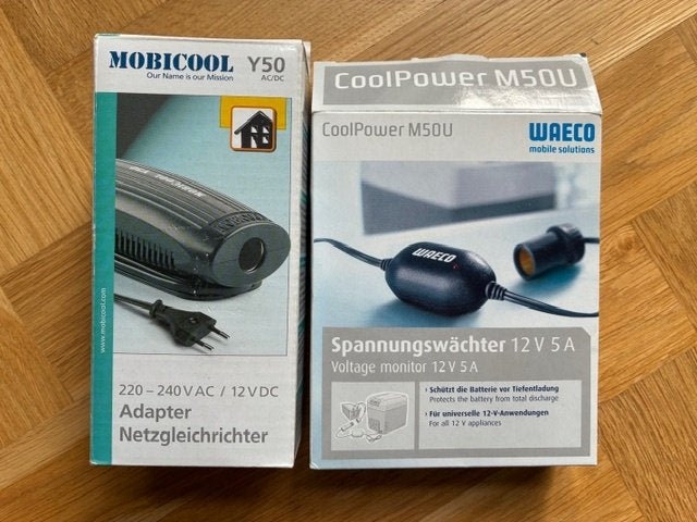 Koelbox adapter 230V-12V Mobicool Y50 + Waeco M50U set, Ophalen of Verzenden, Gebruikt