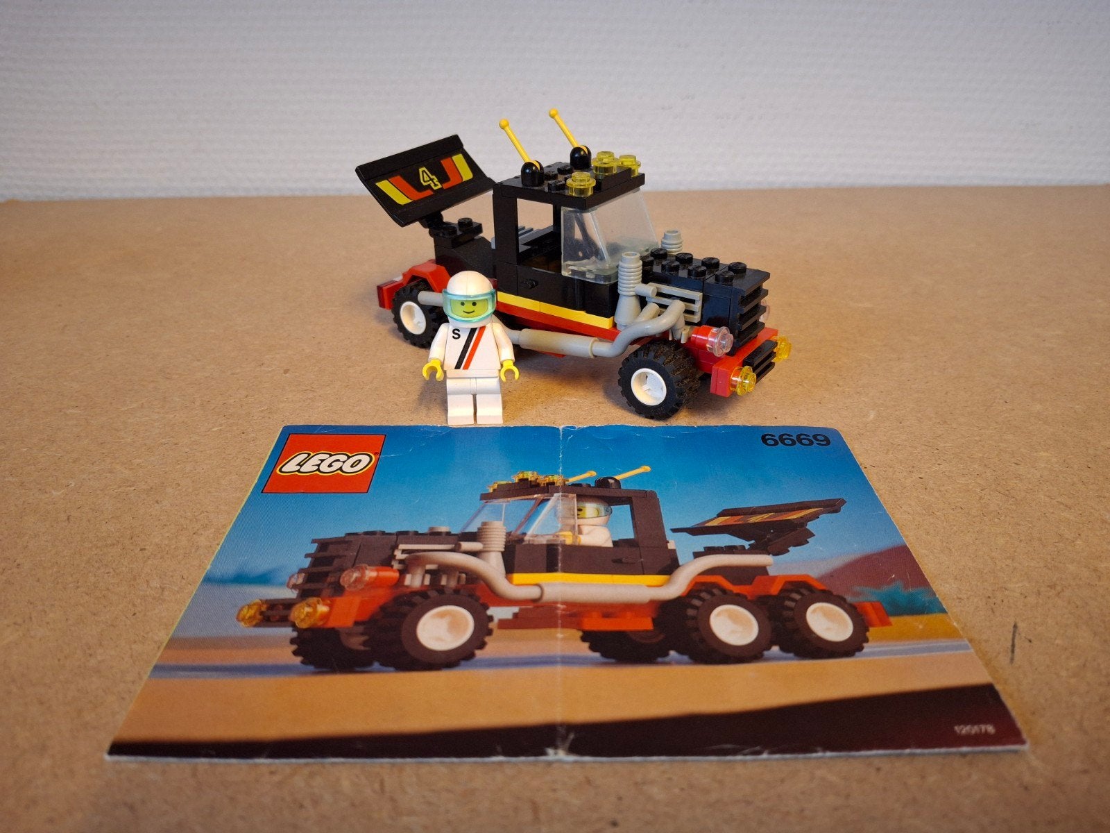 Lego 6669 Diesel Daredevil. Jaren 90 Classic Town, Compleet, Lego, Info@lego.com, 33 Bath Road, Slough, UK