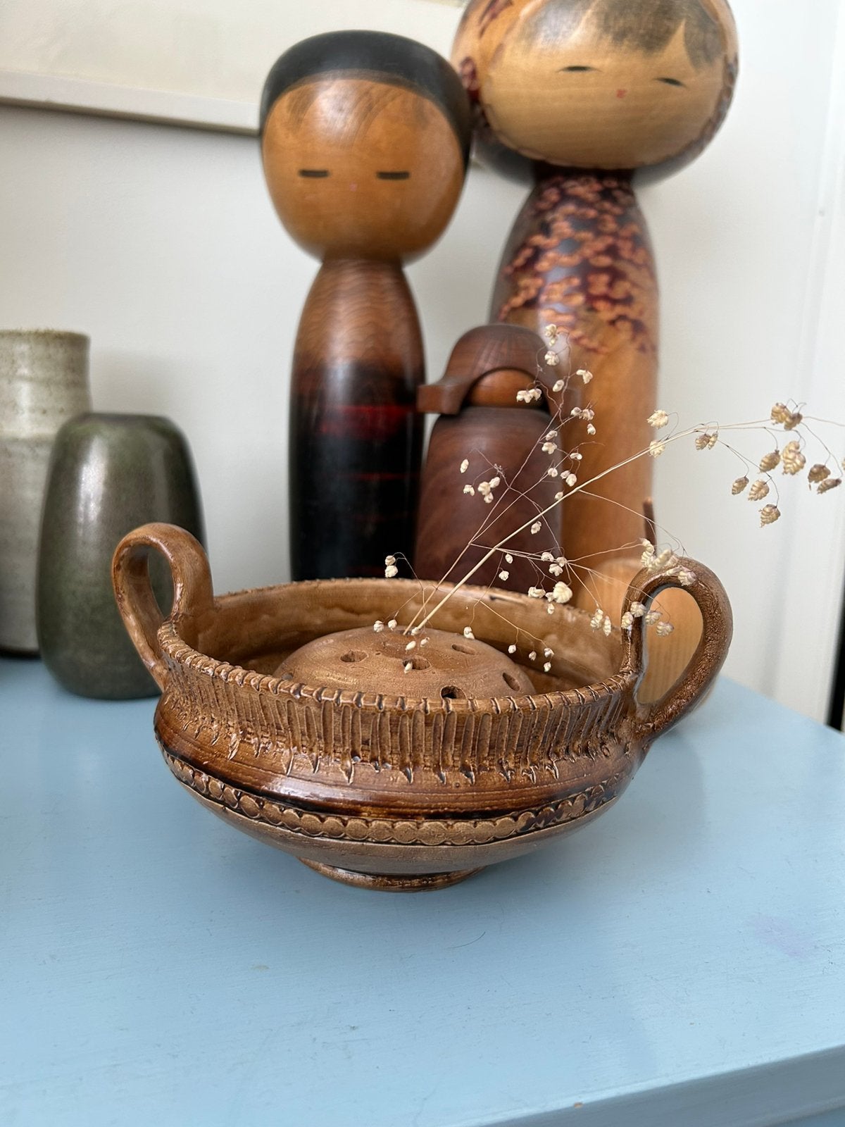 Vintage studio pottery keramiek flower frog ikebana schaal, Ophalen of Verzenden, Gebruikt, Rond, Porselein of Keramiek