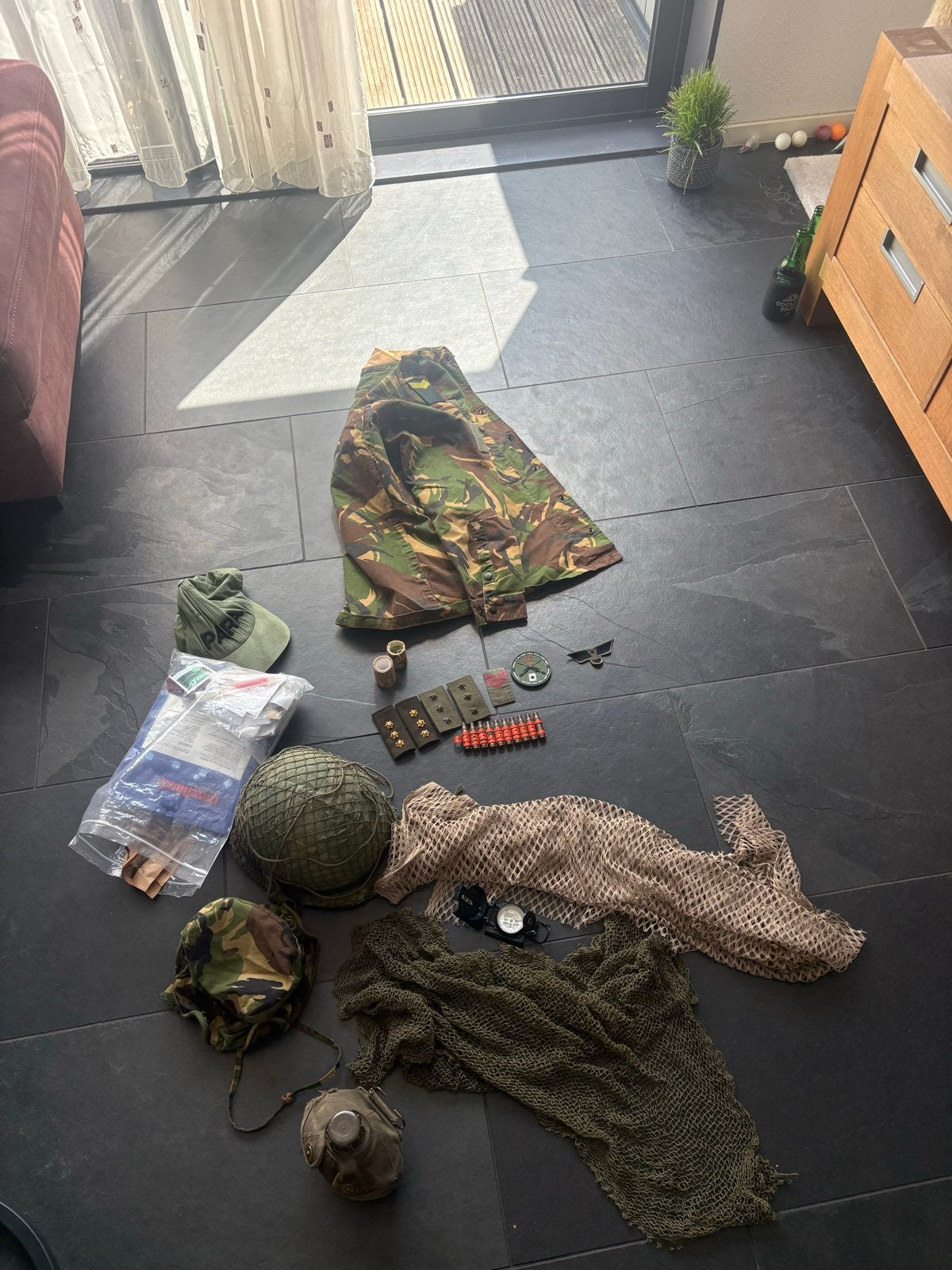 Militaria Collectie: Helm, Kleding, Emblemen & Meer, Ophalen of Verzenden, Landmacht, Overige gebieden, Helm of Baret