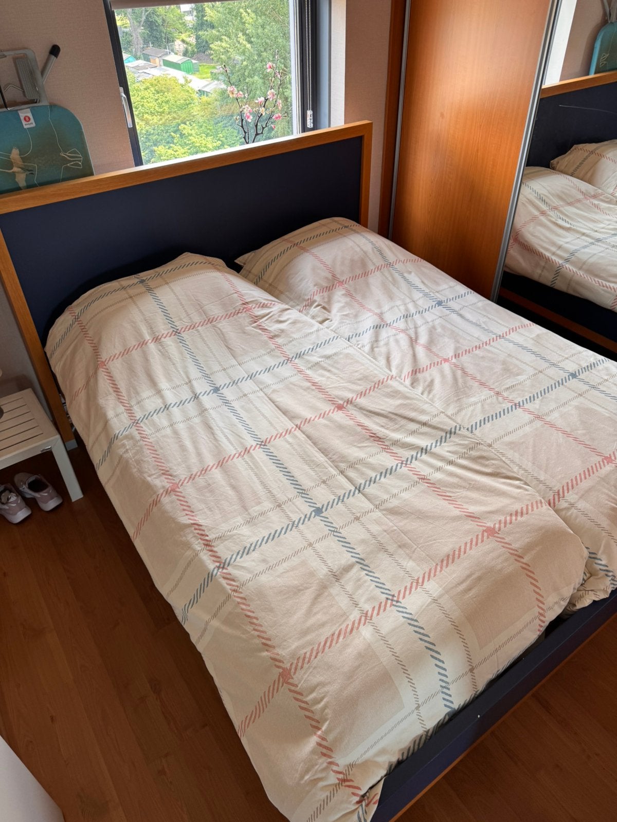 Elektrisch verstelbaar bed (160x200) met bijpassende kast, Huis en Inrichting, Slaapkamer | Bedden, Ophalen, Blauw, Tweepersoons