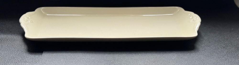 Wedgwood Edme cakeschaal =/- 38,5 cm breed, Huis en Inrichting, Keuken | Servies, Ophalen, Wedgwood, Aardewerk, Schaal of Schalen