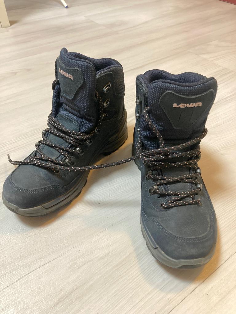 Lowa wandelschoenen, Ophalen of Verzenden, Zo goed als nieuw, Schoenen