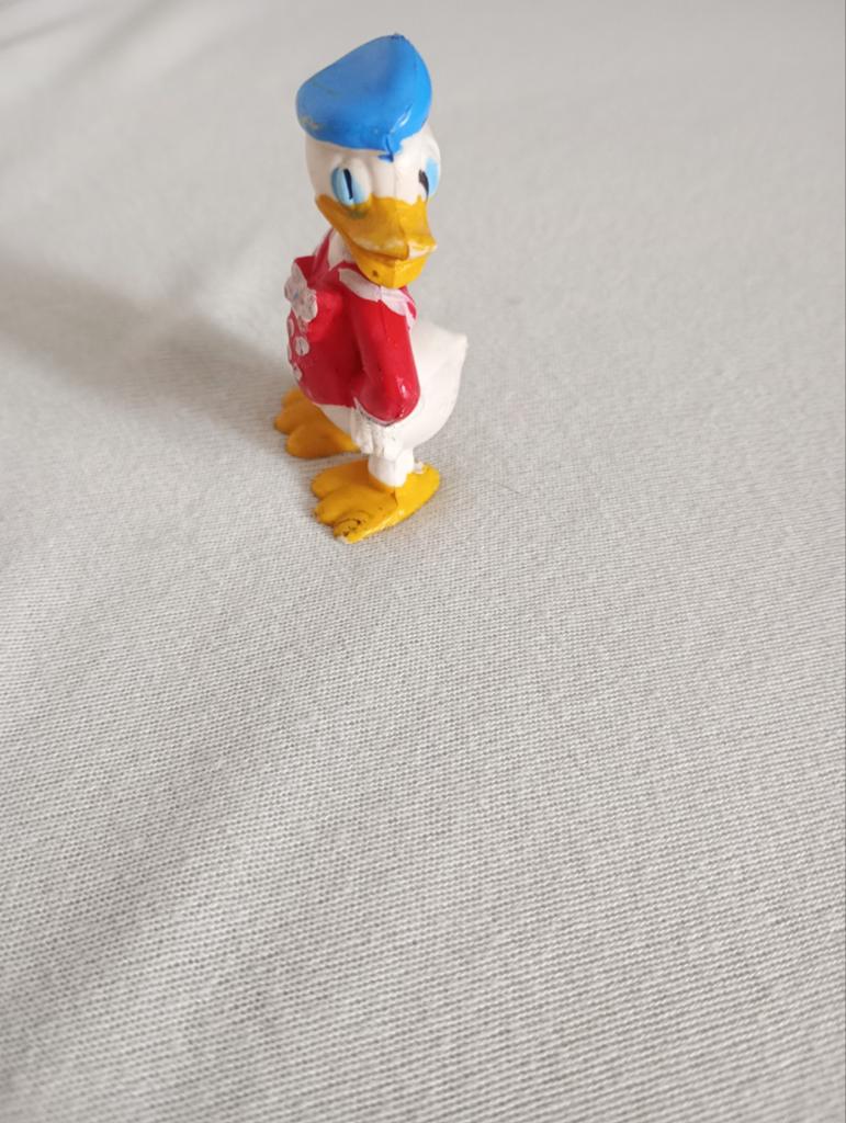 Donald Duck rood pak, Ophalen of Verzenden