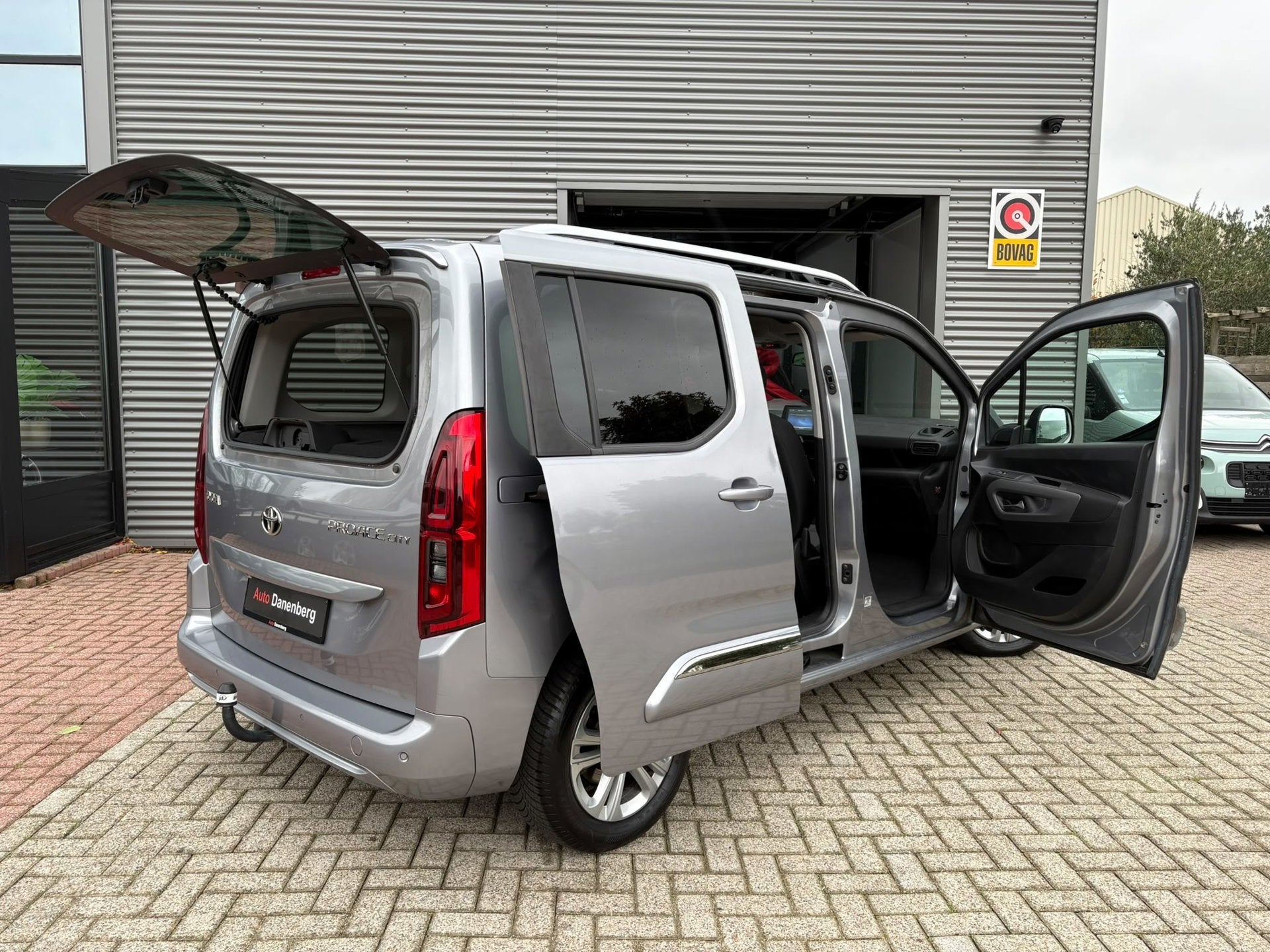 Toyota ProAce 1.2 Turbo City Verso GARANTIE!, Auto's, Voorwielaandrijving, Dealer onderhouden, Stof, Gebruikt