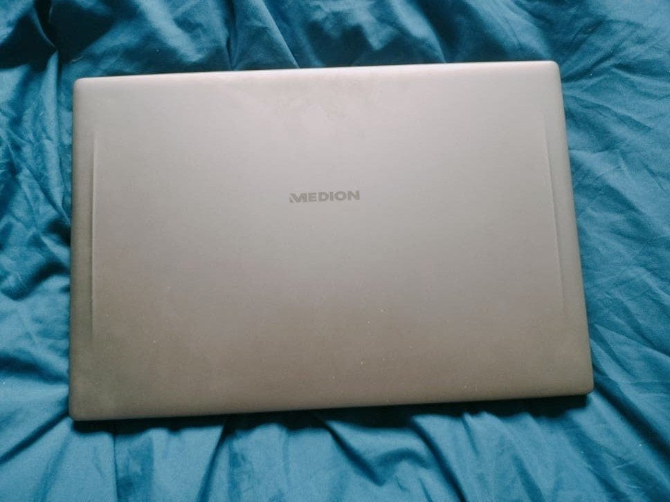 Medion Laptop 15 inch Windows 11 met  defecte accu & doo, Computers en Software, Gebruikt, 2 tot 3 Ghz, 15 inch, Intel i5-8265U