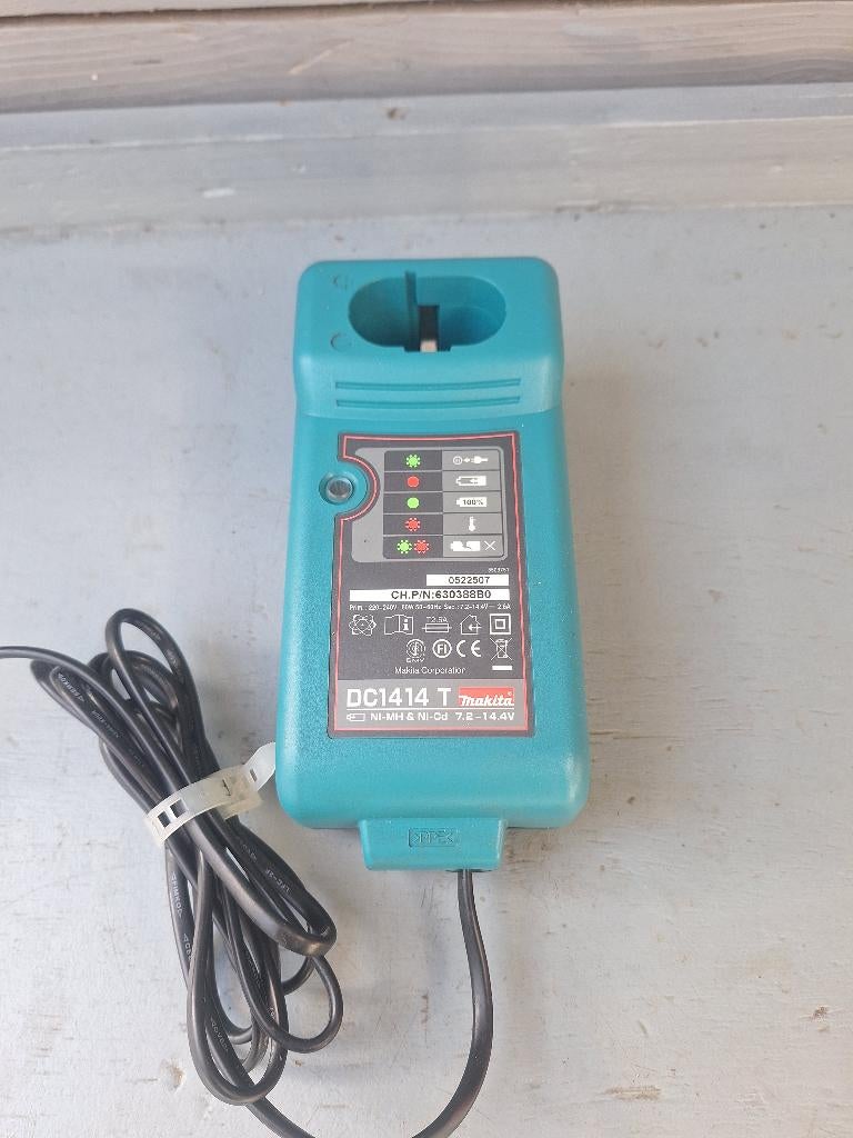 Makita DC1414T acculader, Ophalen of Verzenden, Zo goed als nieuw