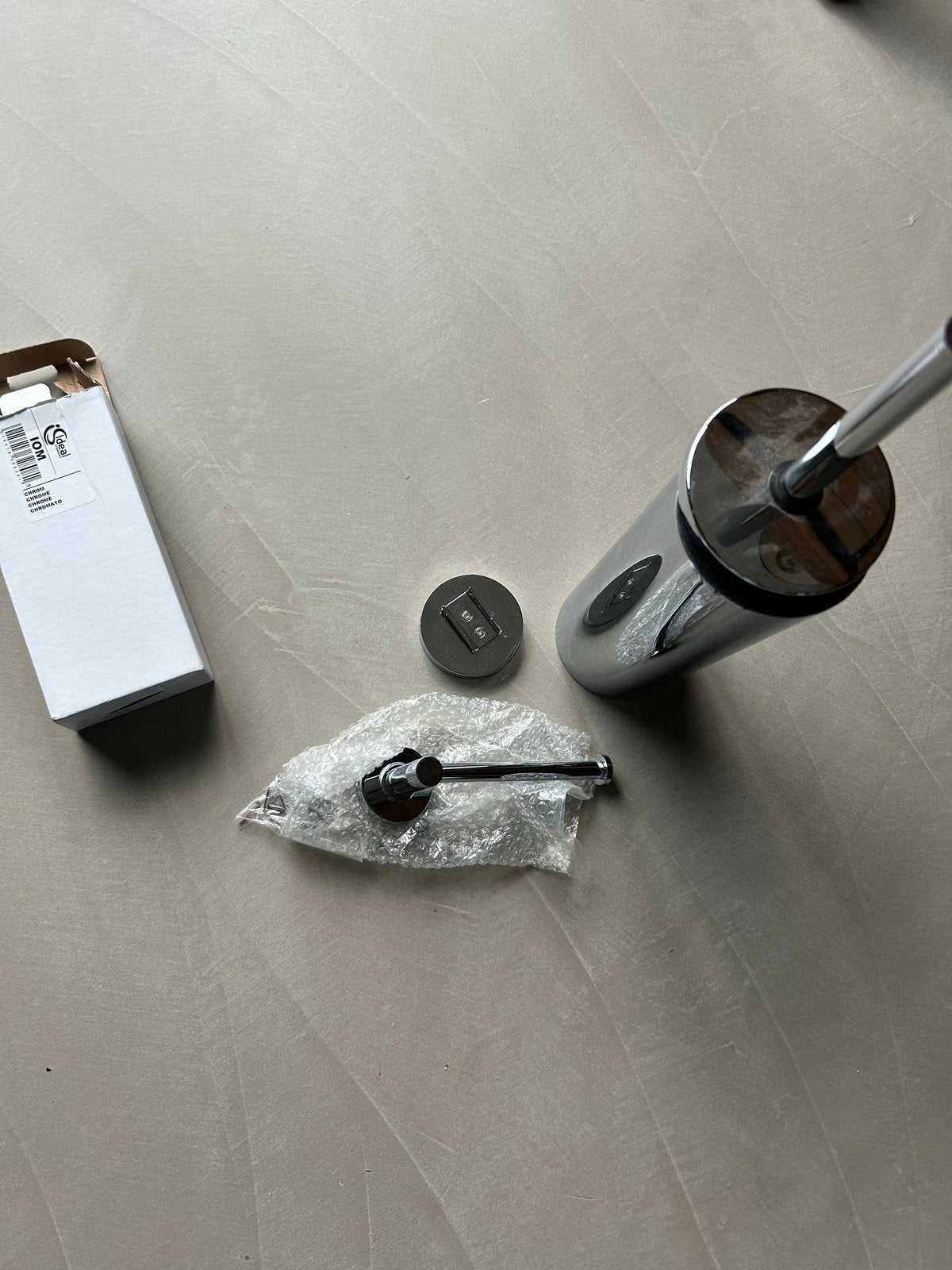 Nieuwe Ideal toiletborstel en wc-rol houder, Huis en Inrichting, Badkamer | Badtextiel en Accessoires, Overige merken, Nieuw, Zilver