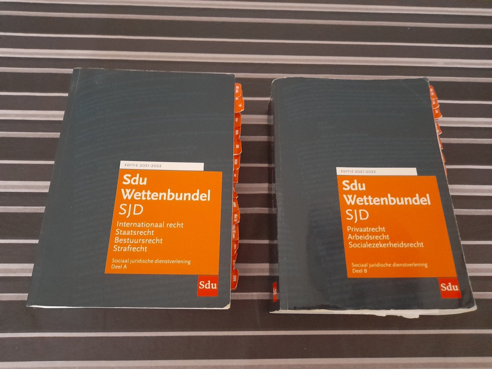 Complete set van de Sdu Wettenbundel SJD, editie 2021-2022, Ophalen of Verzenden, Beta, Gelezen, HBO