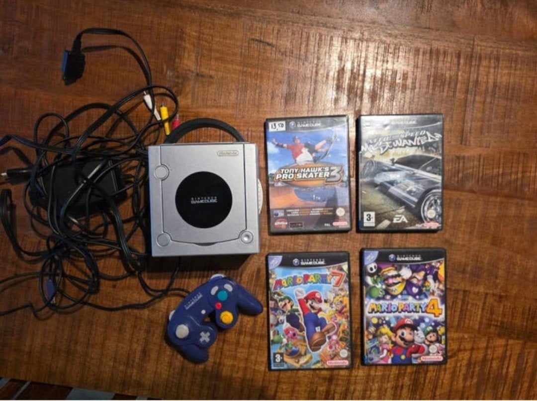 Nintendo GameCube met 4 spellen en 1 controller, Spelcomputers en Games, Games | Nintendo GameCube, 1 speler, Ophalen, Gebruikt