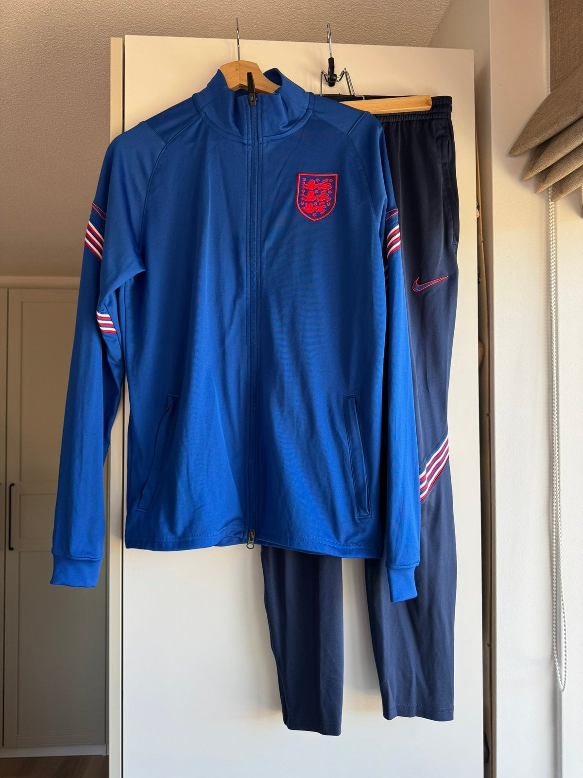 Nike Engeland Strike trainingspak blauw maat M, Ophalen of Verzenden, Zo goed als nieuw, Algemeen, Maat 48/50 (M)