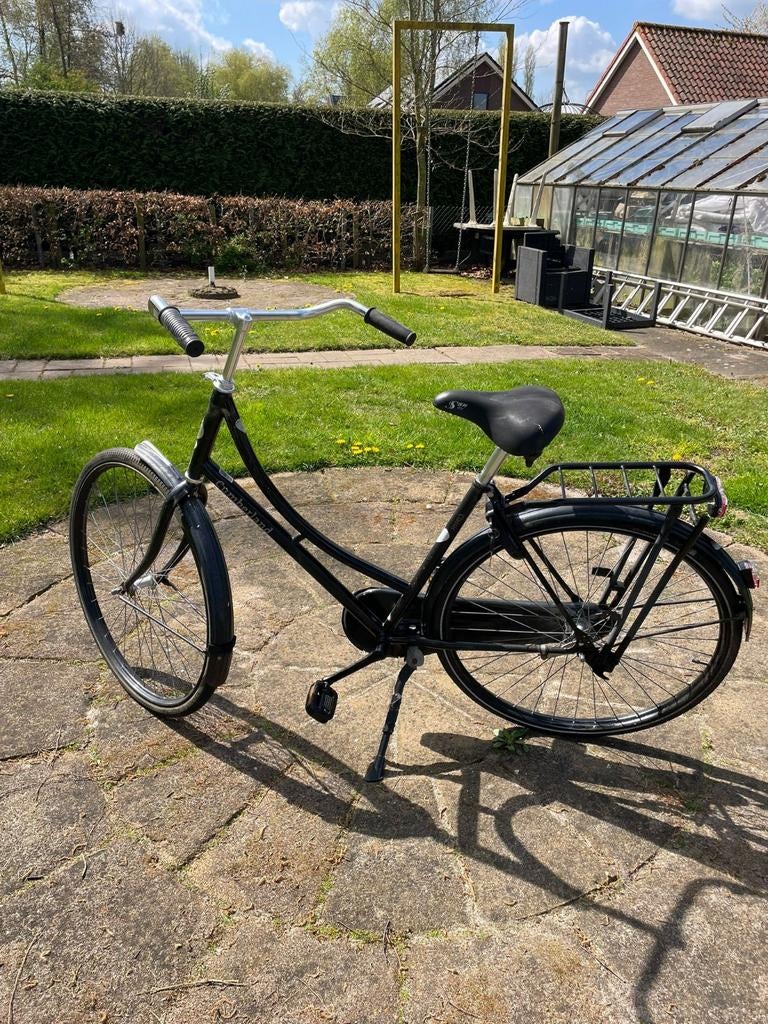 Zwarte stations omafiets 28 inch, Fietsen en Brommers, Fietsen | Dames | Omafietsen, Ophalen, Gebruikt
