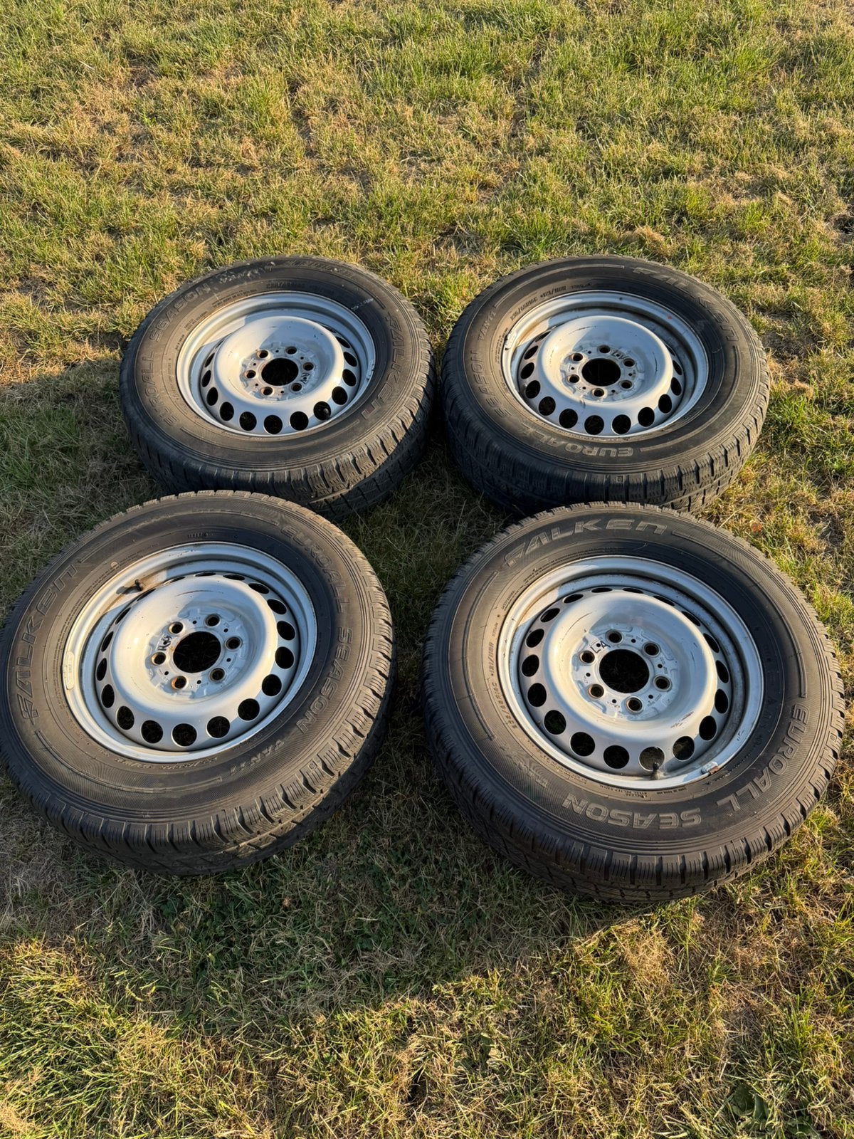 Sprinter banden en velgen 235/65R16C, Auto-onderdelen, Banden en Velgen, Ophalen, 16 inch, Winterbanden, 235 mm