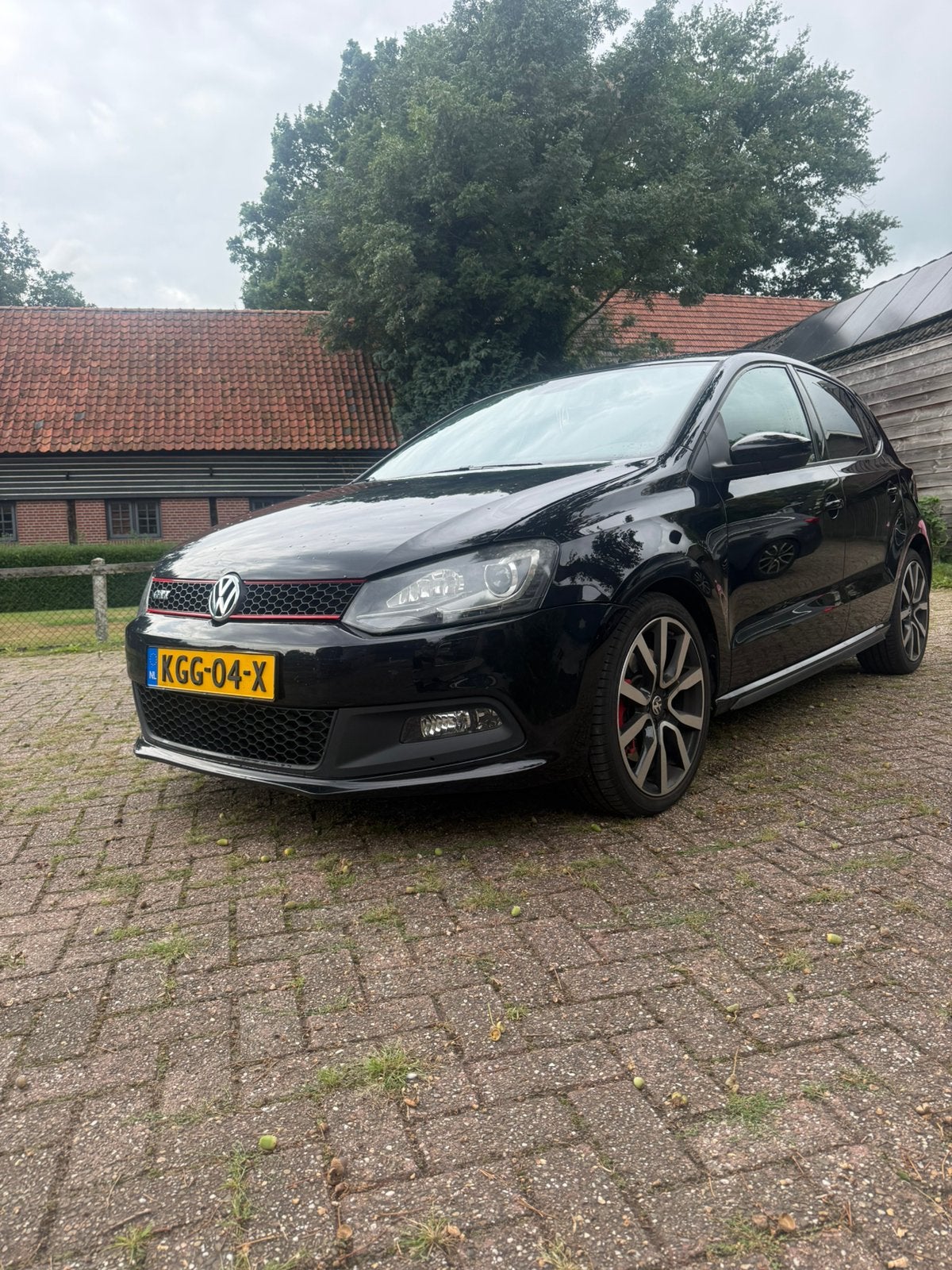 Volkswagen polo GTI 180 PK 2014, 1169 kg, Zwart, 4 cilinders, Alcantara
