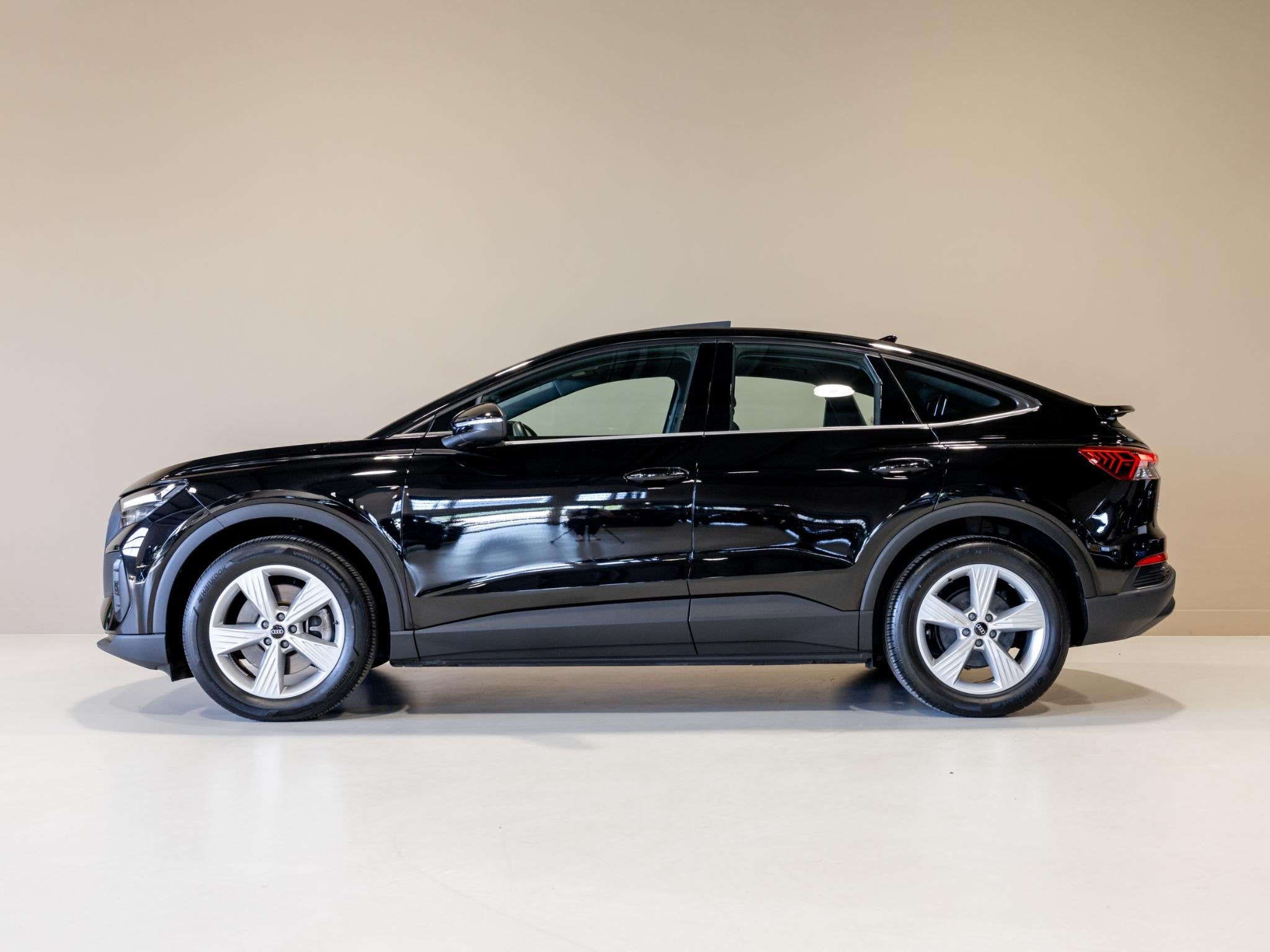 Audi Q4 Sportback e-tron 45 Edition 82 kWh 286pk / Trekhaak, Auto's, Audi, Automaat, Gebruikt, 82 kWh, Met garantie (alle)