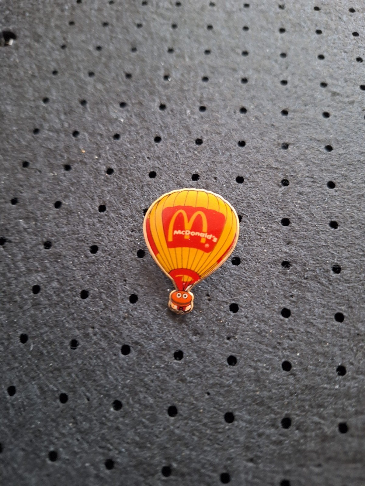 McDonald's Happy Meal Pin: Luchtballon, Ophalen of Verzenden, Gebruikt, Merk, Speldje of Pin