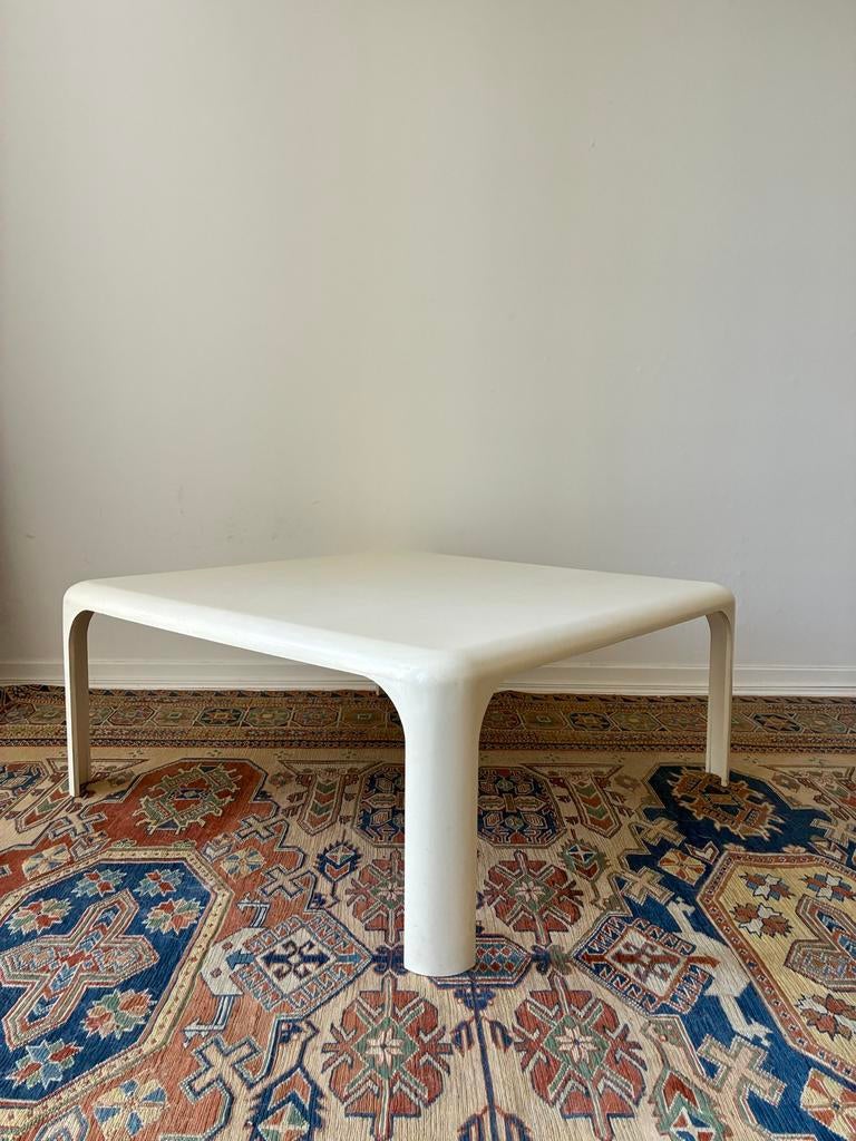Artemide Milano, Demetrio 70 salontafel /bijzettafel, Huis en Inrichting, Banken | Voetenbanken en Poefen, Ophalen, Zo goed als nieuw